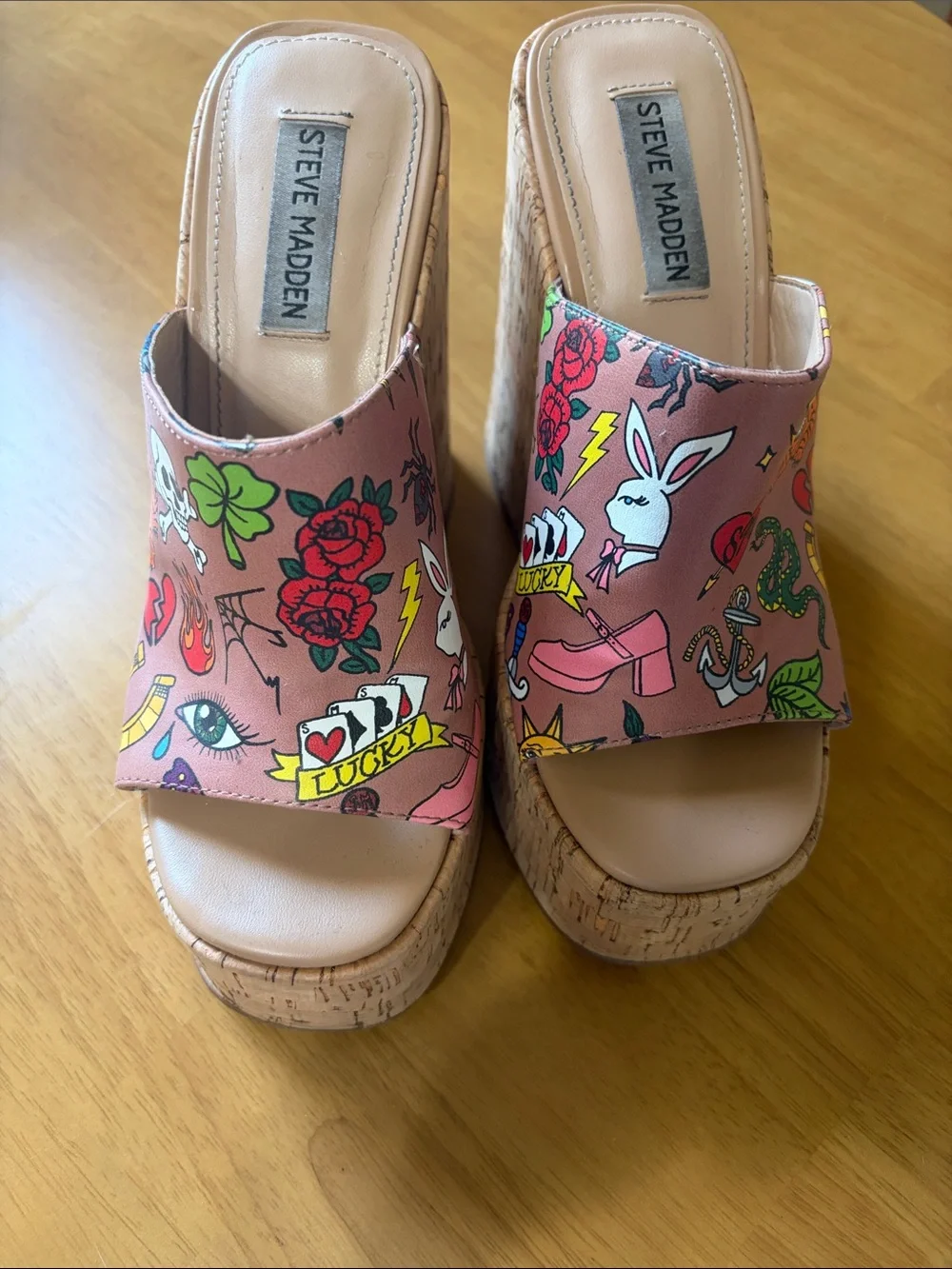 Steve Madden Pink Tattoo-Print Cork Wedge Slides